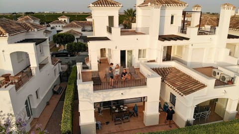 2 bedroom townhouse in golf/holiday resort