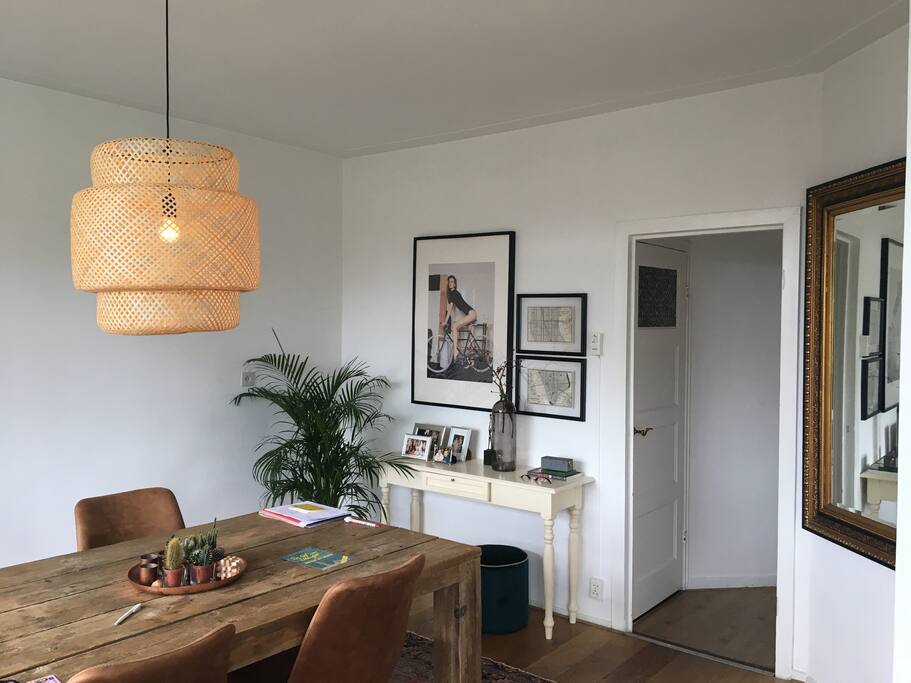 Living room with a big diner table
