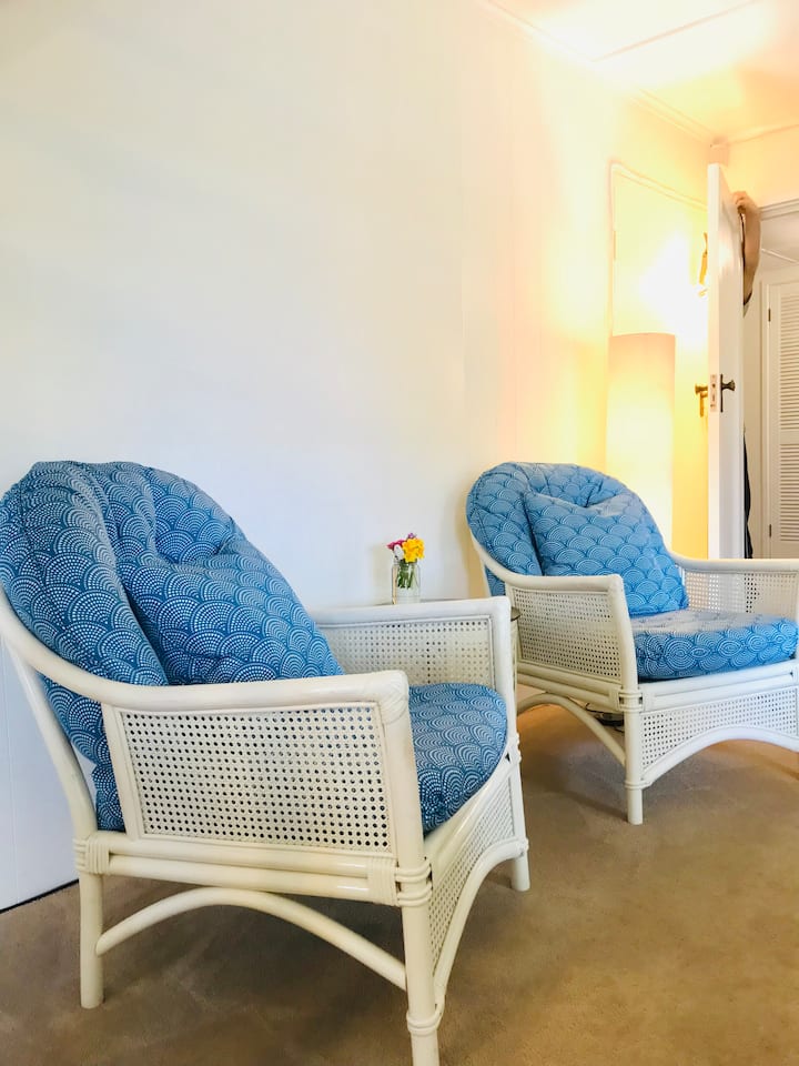 Hillcrest Hideaway – City Views & Free Breakfast - Riverside