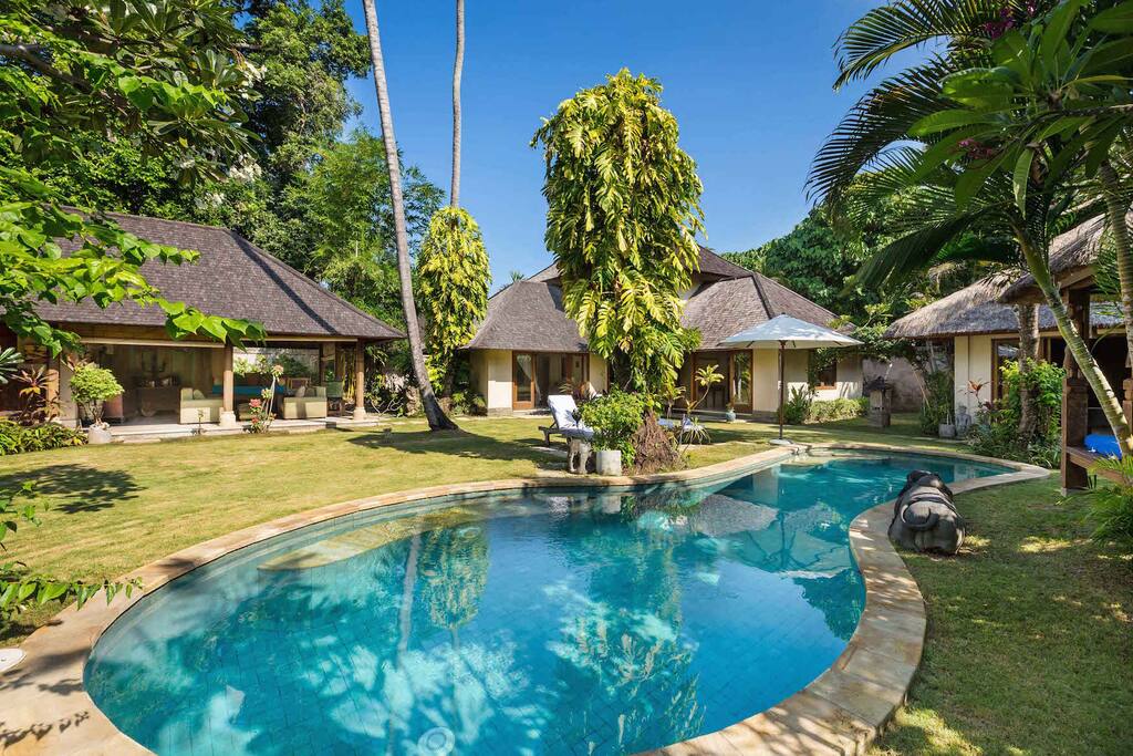 Such gardens and pool