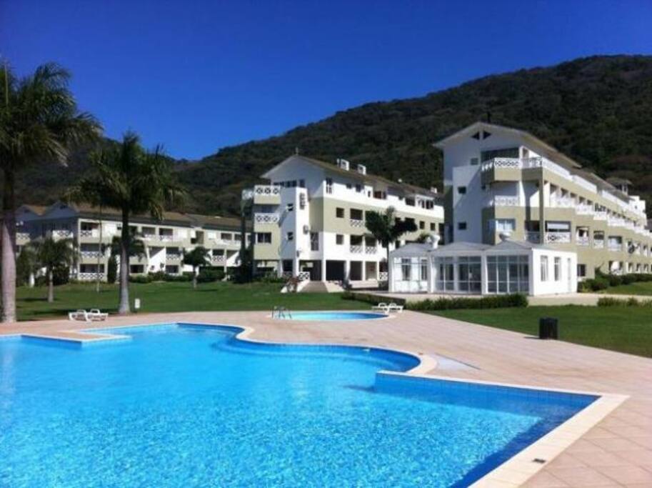 Condomínio - Piscinas