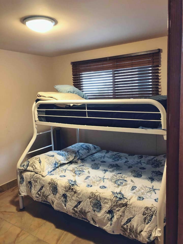 Bunk bed for 3 people 