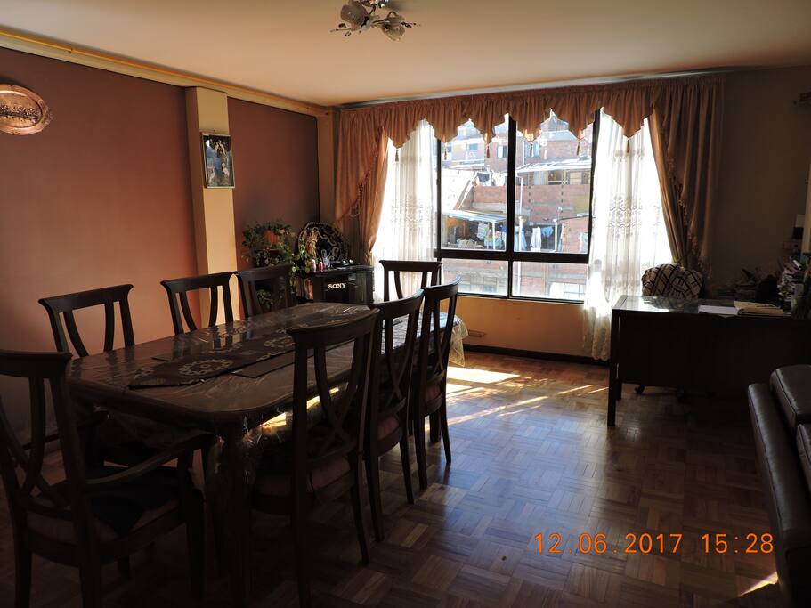 dining area/el comedor