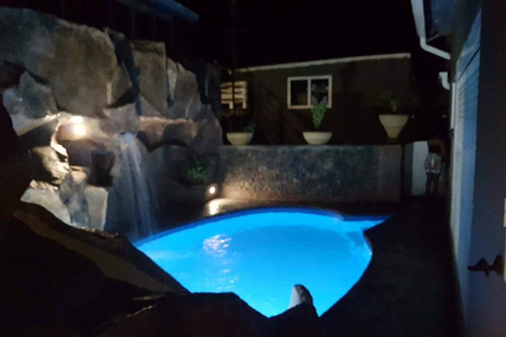 piscine,cascade et toboggan