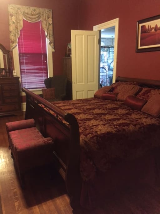 King size bed