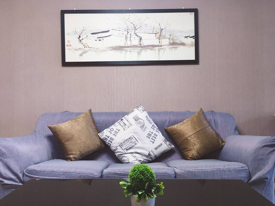 沙发上的抱枕