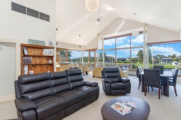 Shearwater Penthouse gallery image 4