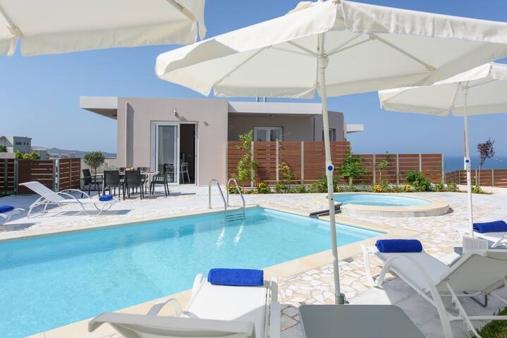 Heated pool+Hydromassage★500mt to beach★Sea view gallery image 4