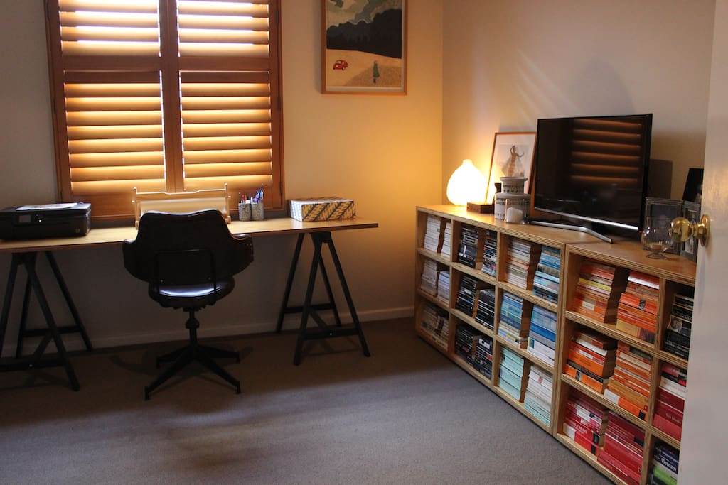 Reading room / 3rd bedroom.
