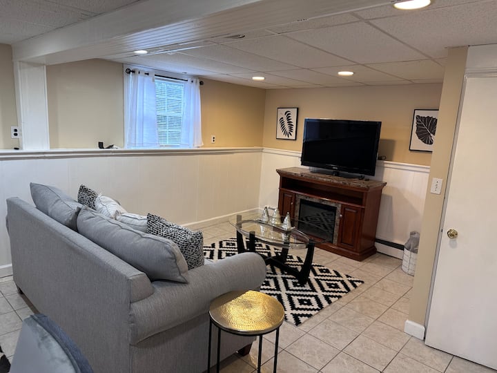 Lovely 2-bedroom Rental Unit With Free Parking - Middleton, MA