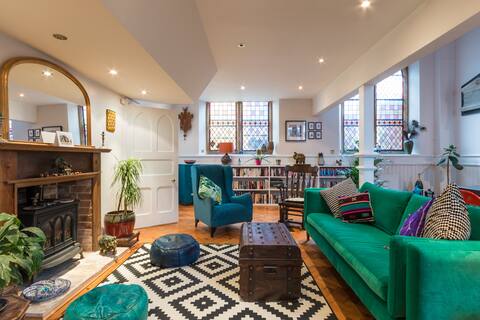 Stunning Cotswolds chapel - Sleeps 10+