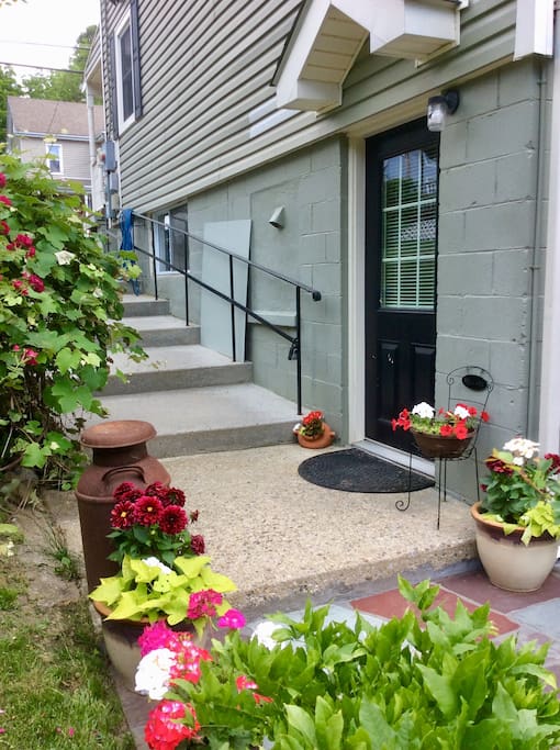 Access to "Creekside Apartment" at Glenham