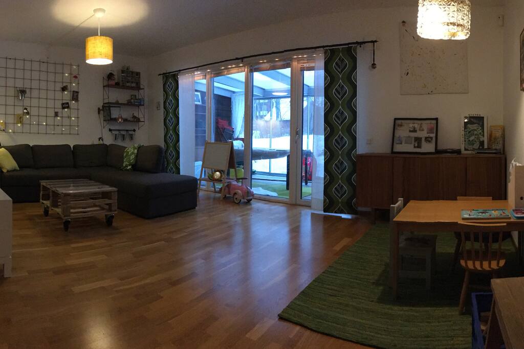 Living room with TV and htpc