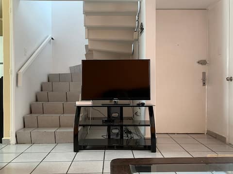 Popular Airbnb listing: HOUSE/SUR/COAPA/CDMX/FAMILY/HOSPITALS/UNAM/TEC. in Tlalpan