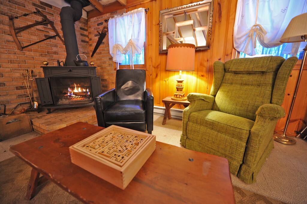 After a long day of skiing, there is nothing better than relaxing by the fire with some friends and a cocktail.