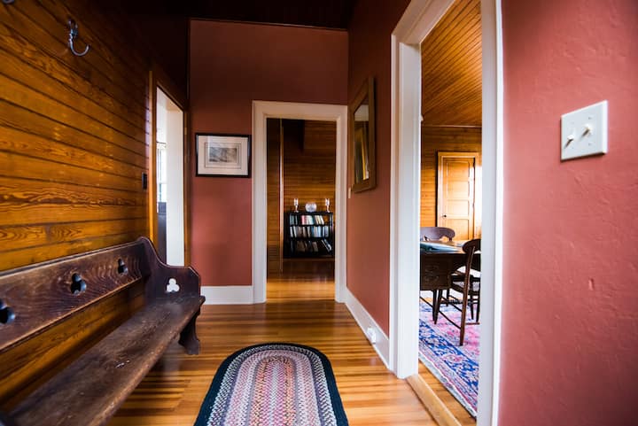Kipling's Carriage House - Brattleboro, VT