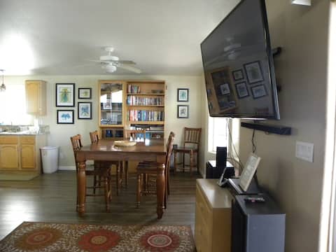 Popular Airbnb listing: River Front-RdRunner next door-Parker Centered in Cienega Springs