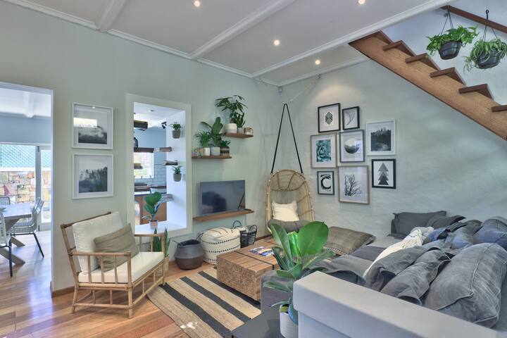 Oak Cottage: Newlands Village. gallery image 4