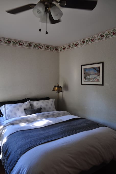 Afternoon light in the guest room.