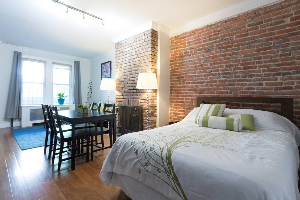 Spacious studio guest suite with separate entrance along DC's "Hip Strip"