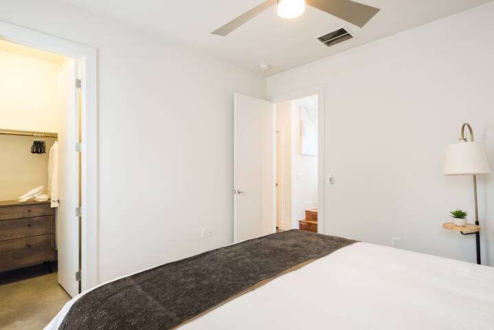 Modern Luxury House in East Downtown gallery image 3