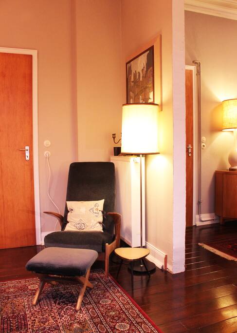 The cozy reading corner. Actually it functions as well as a rocking chair. Very fancy design in those days.