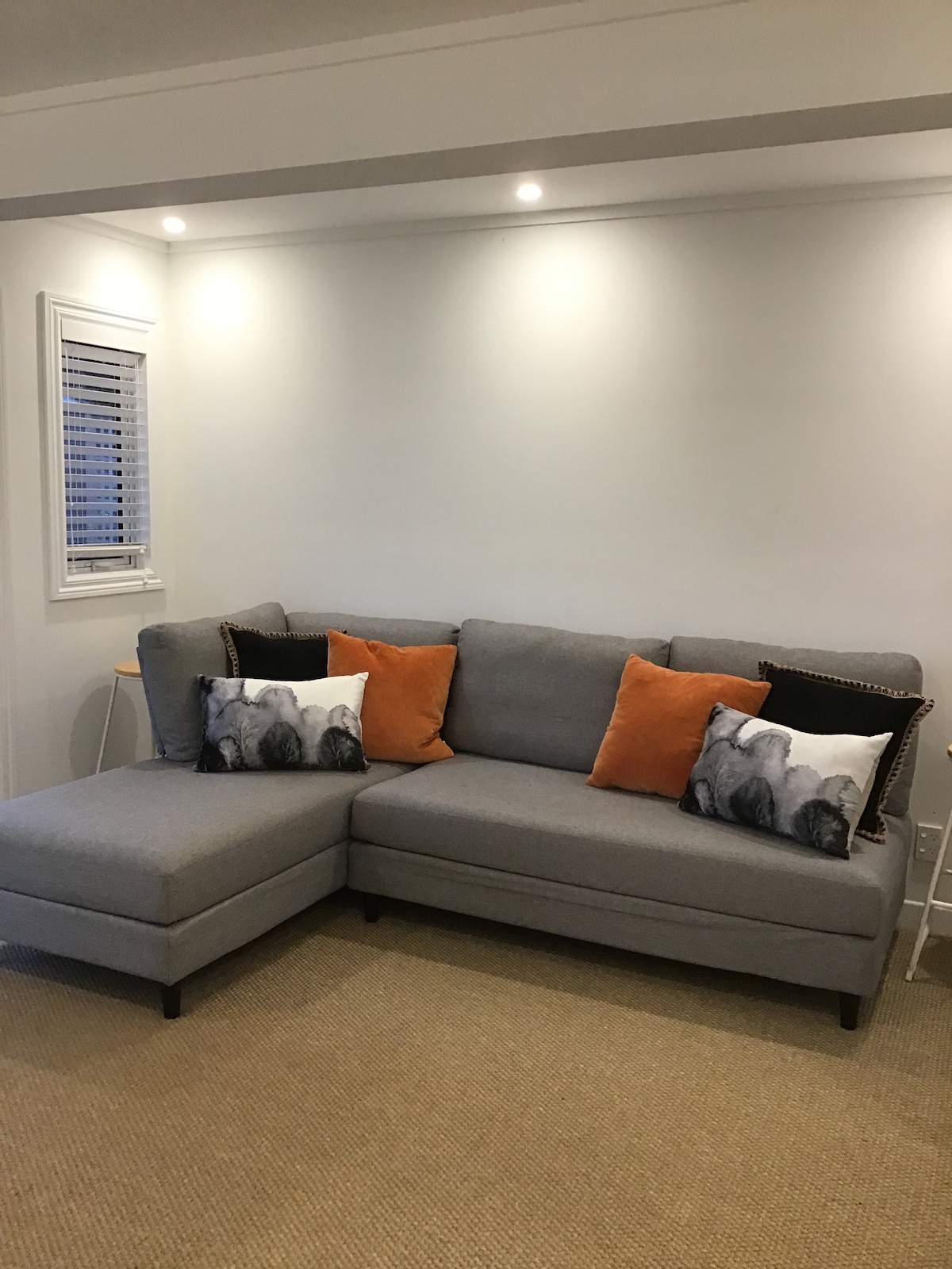 Popular Airbnb listing: Russell Palms Adorable 1 bedroom with sea views in Bay Of Islands