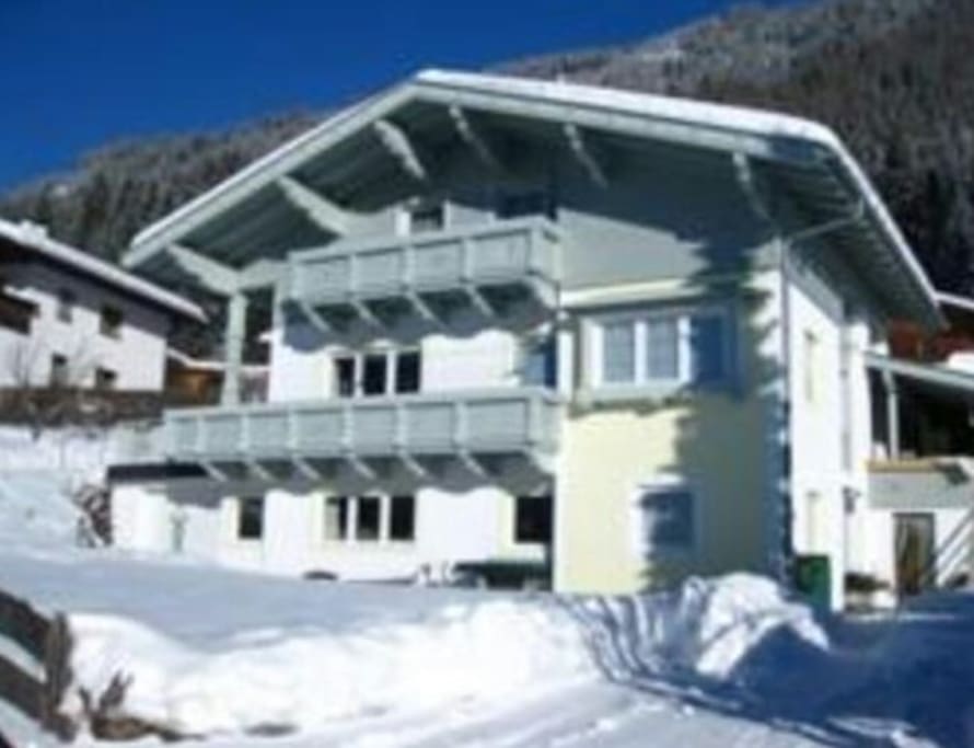 Haus im Winter