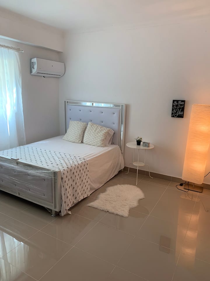 Красив апартамент в центъра на града – изображение 1