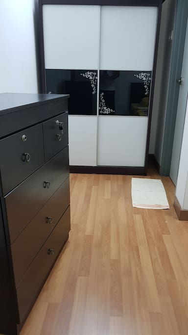 Closet and Wardrobe