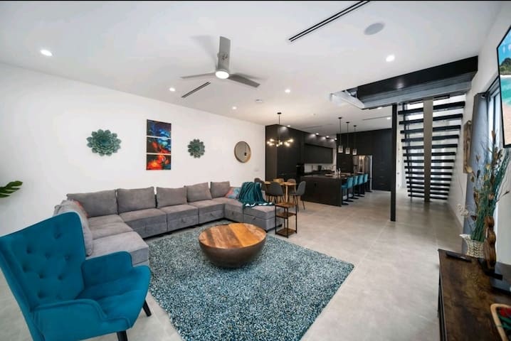 Luxury Zen Home with Pool & Hot Tub Las Olas Beach gallery image 4