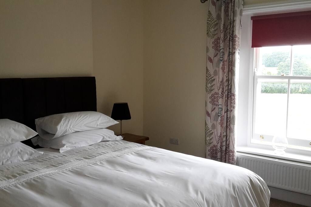 Spacious bright room