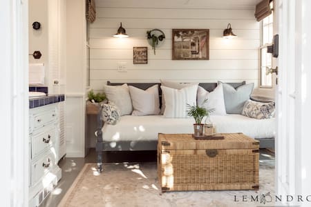 The LEMONDROP Cottage