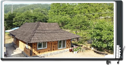 Wellbeing Hwangto Room for 8 people/Geumri Village Pension