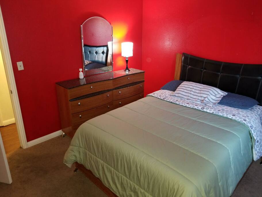 ONE ROOM AND ONE QUEEN SIZE BED