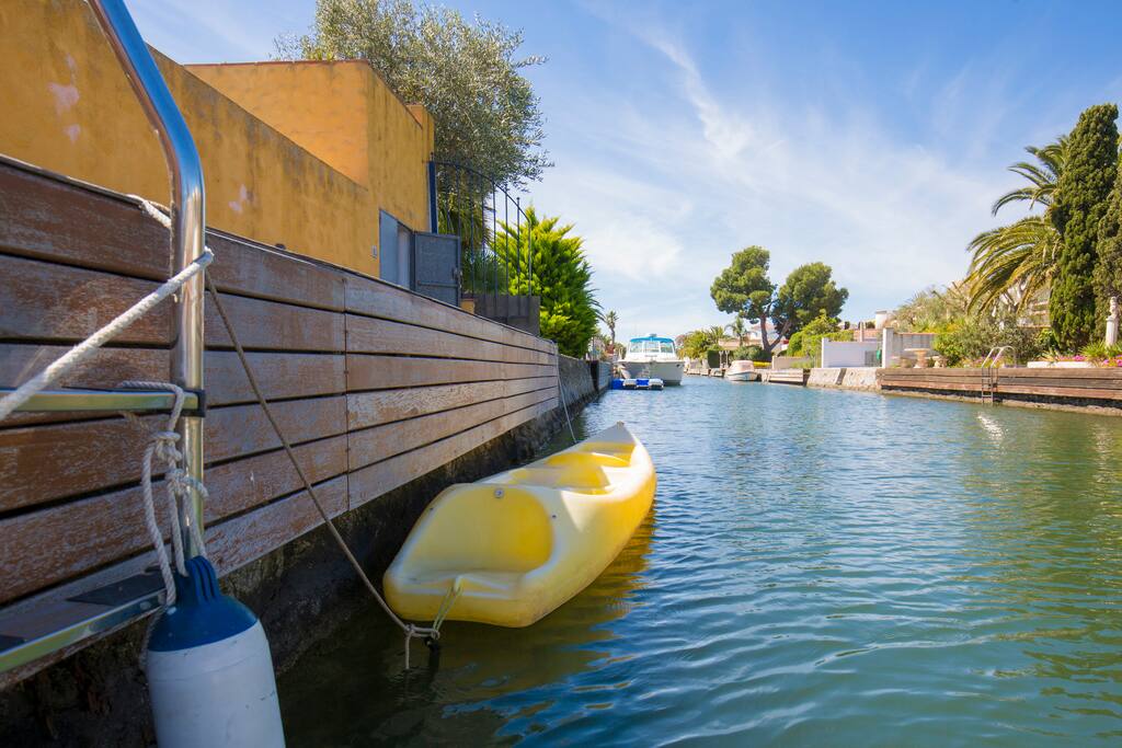 Le quai de 12,5m et le kayak / 12,5m mooring and kayak