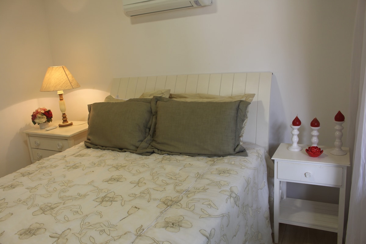 Dhoma 1- Kati përdhes