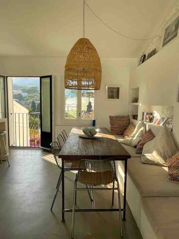Charming Cadaques house with exceptional terrace gallery image 3