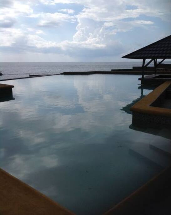 Pool Bar