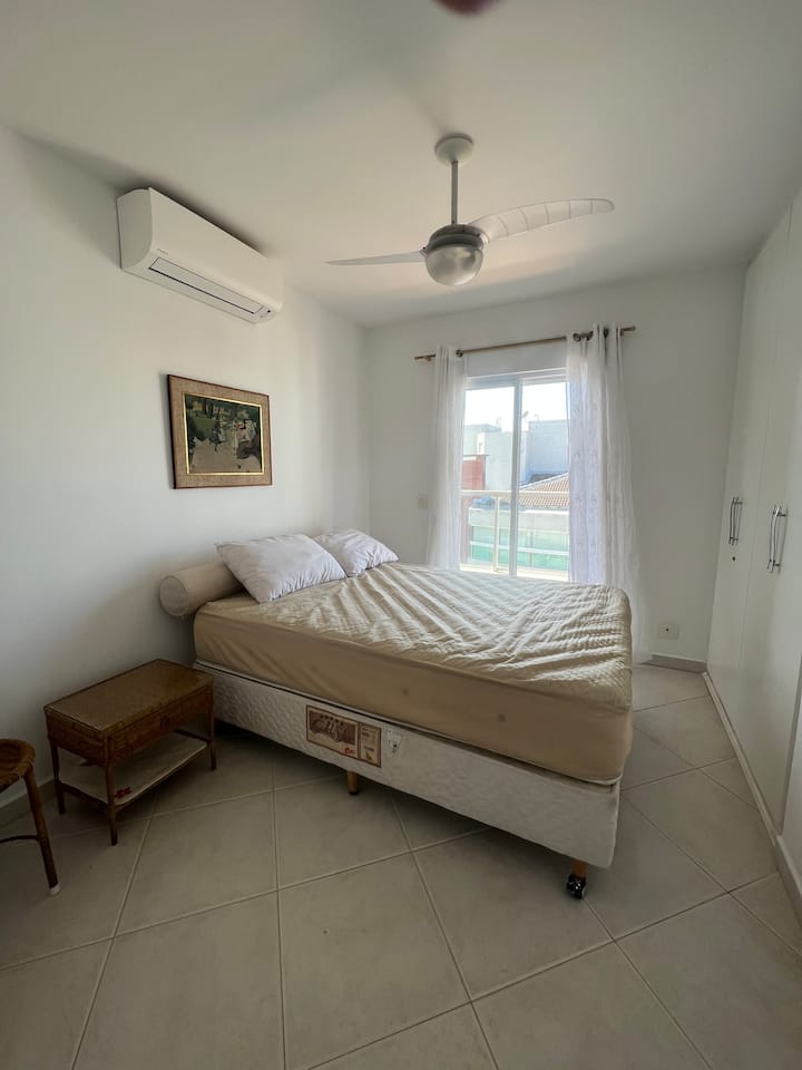 Spavaća soba u apartmanu s bračnim krevetom 