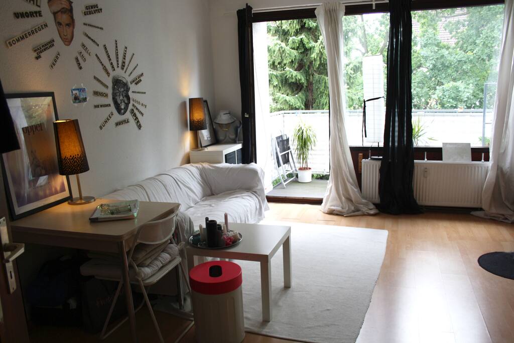 Wohnzimmer / Living Room