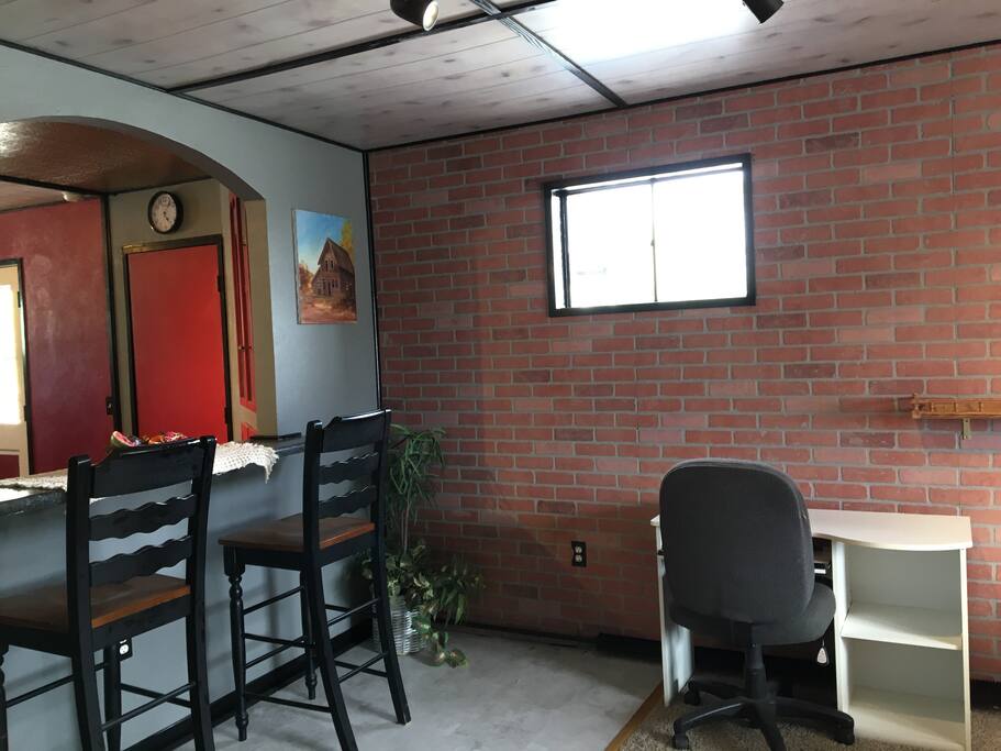 Business station, dining nook.