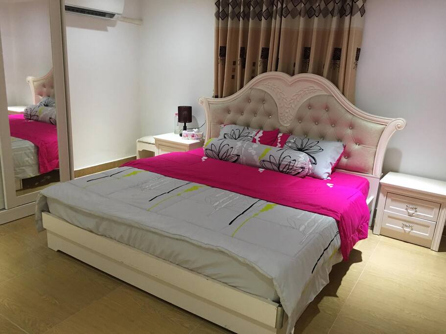 Bed room (in front) with WC