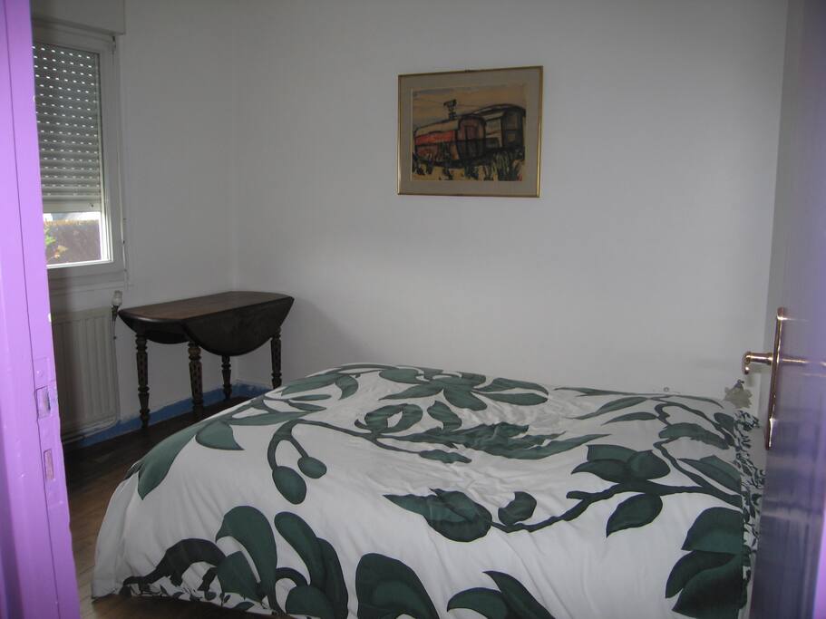 Chambre au calme sur cour