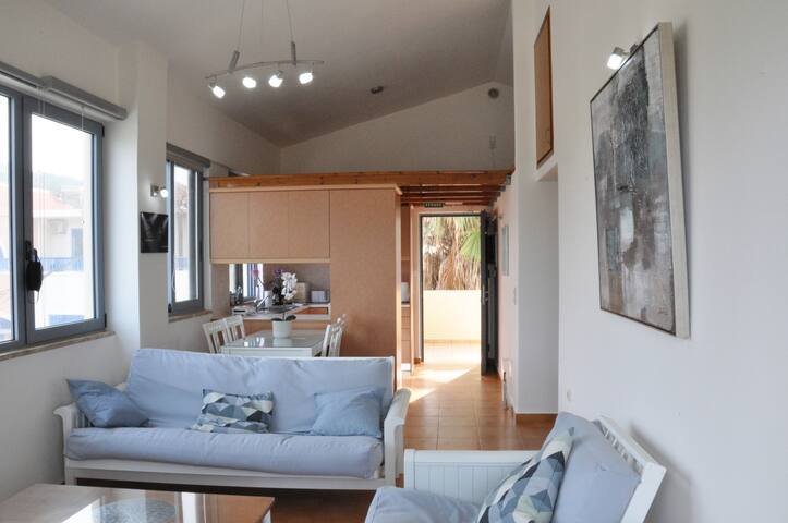 Emmanouela apartment – cozy apartment by the sea gallery image 2