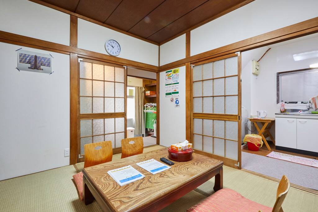 Big living room and make you feel at home. 大客厅,让您感觉到宾至如归。