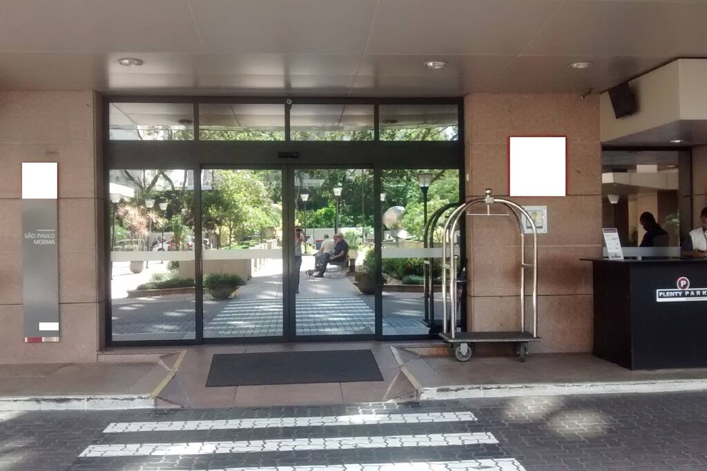 No preço está inclusa uma vaga de garagem, coberta e com manobrista