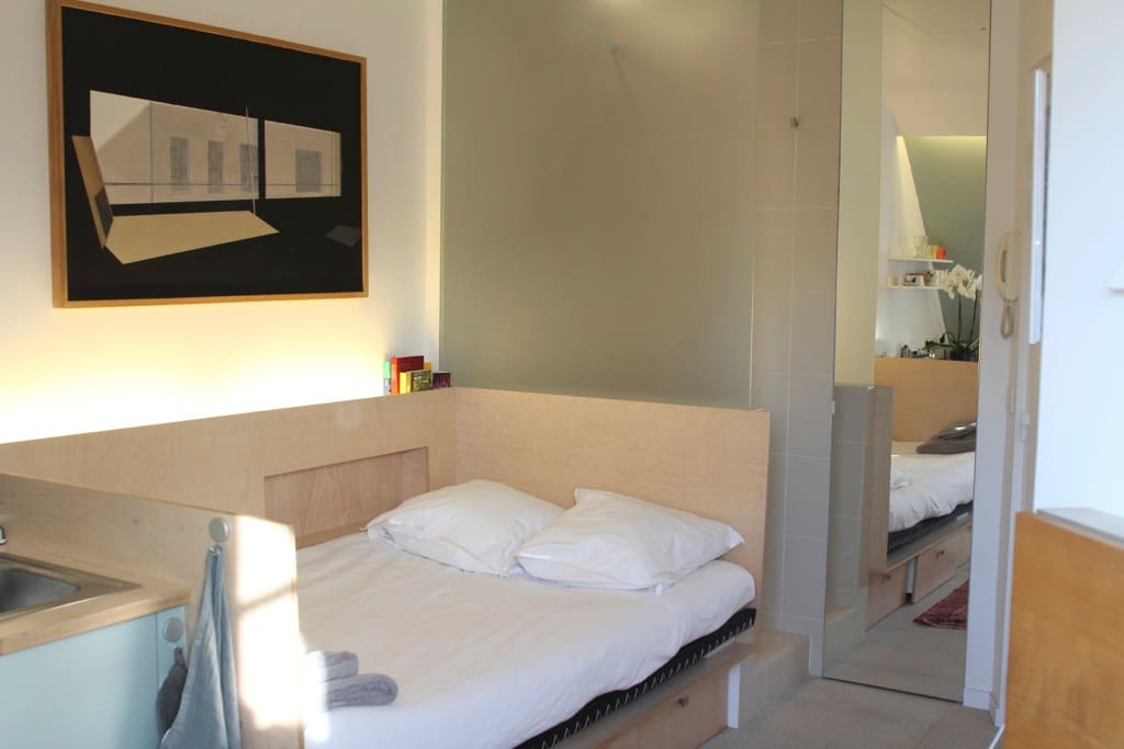 Lit 1m20 de large adapté pour une personne ou 2 très amoureux