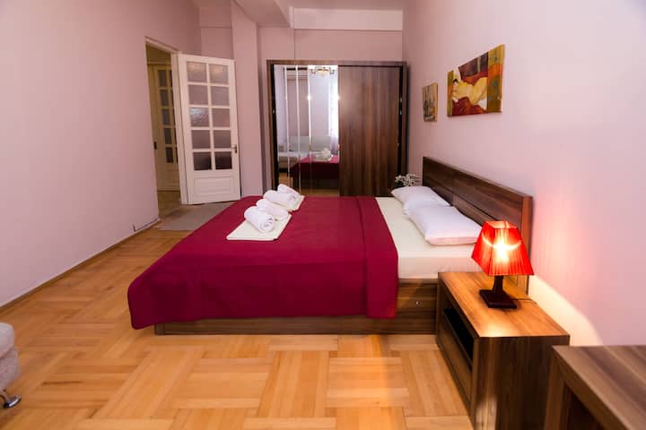 Three-bedroom apartment with a rental in the city center