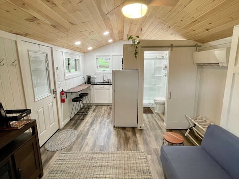 Popular Airbnb listing: Cold Mountain View Cabin in Maggie Valley / Waynesville
